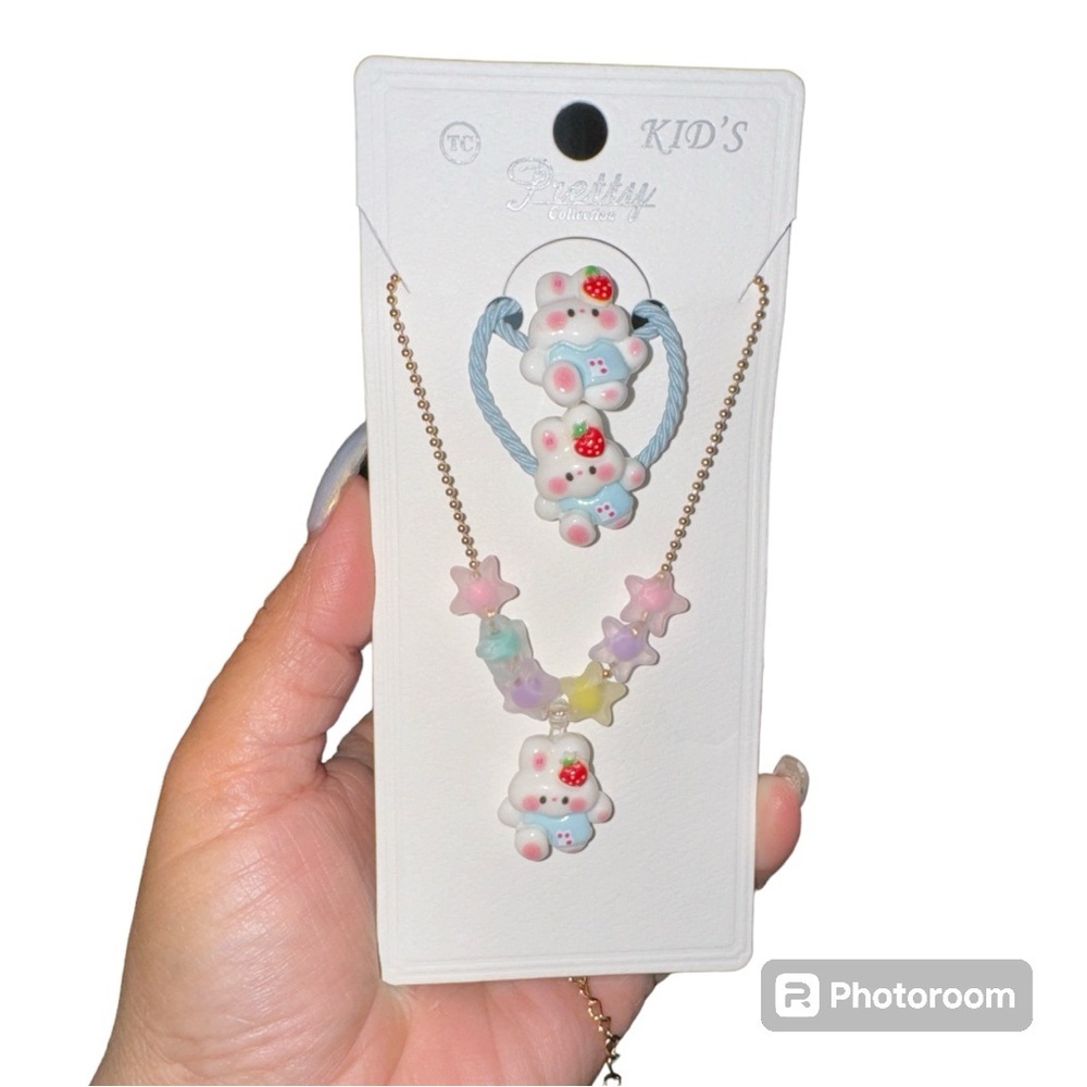 Kitty hair accessories and necklace